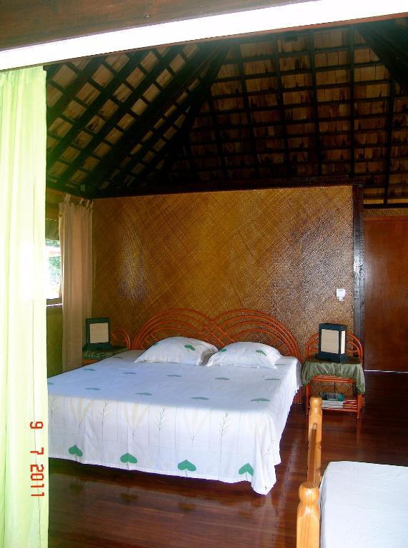 Tauhanihani Village Lodge La Vague Bleue Teahupoo Rum bild