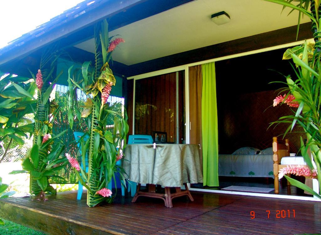 Tauhanihani Village Lodge La Vague Bleue Teahupoo Rum bild